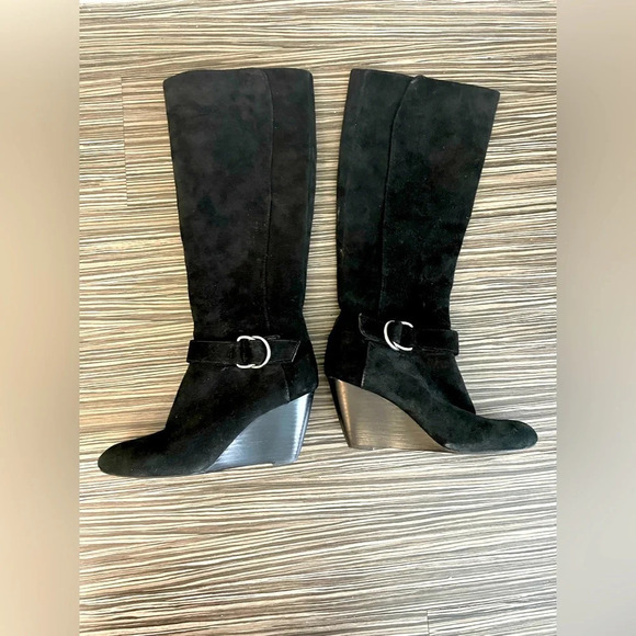 Black BCBG wedge Boots size 6B - Picture 1 of 7